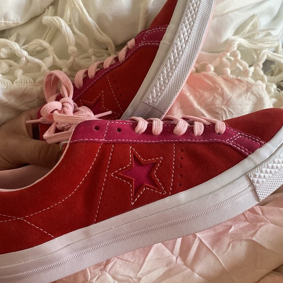 Size 8 Men limited edition Converse - Picture 2 of 4